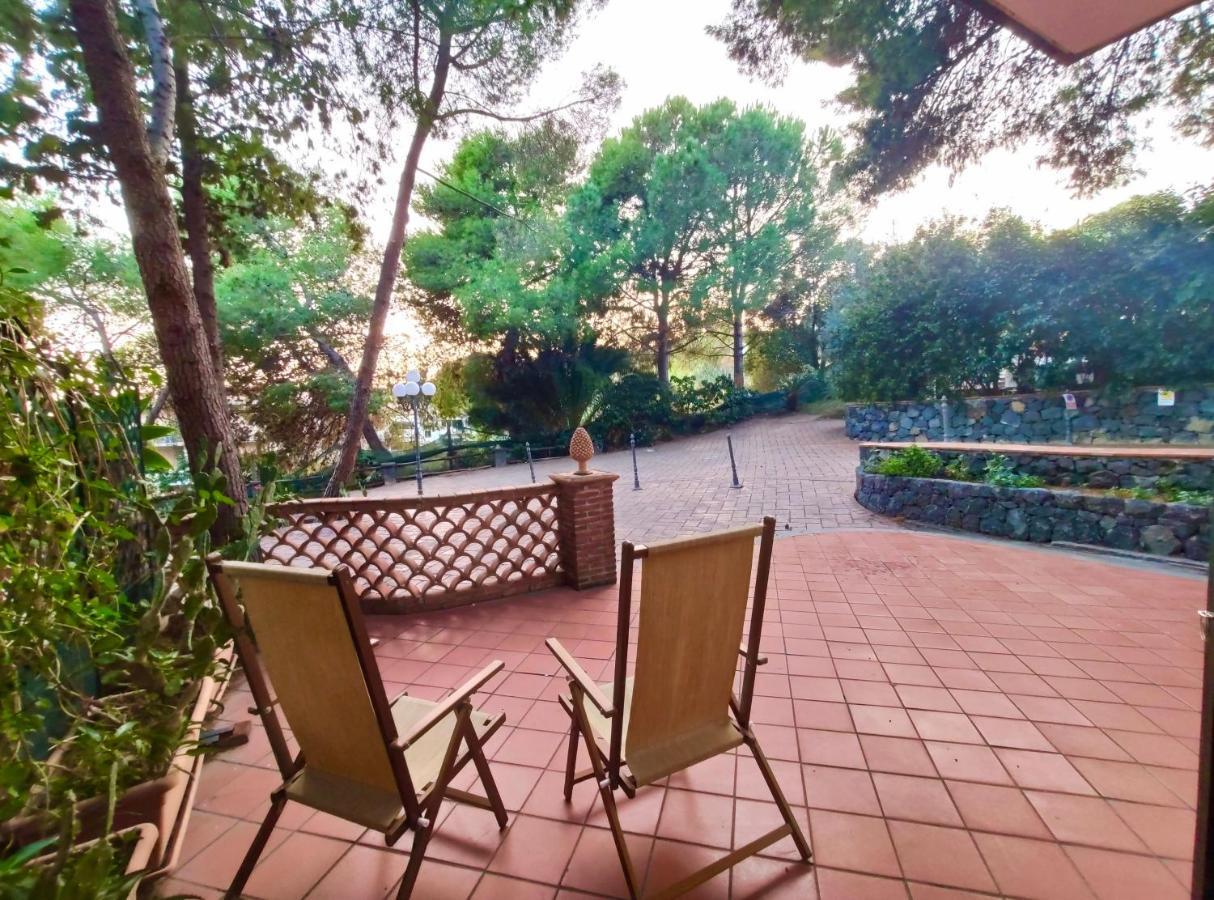 Villa Delle Palme Ачи-Трецца Екстер'єр фото